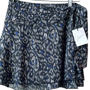 NWT JAPNA SKIRT